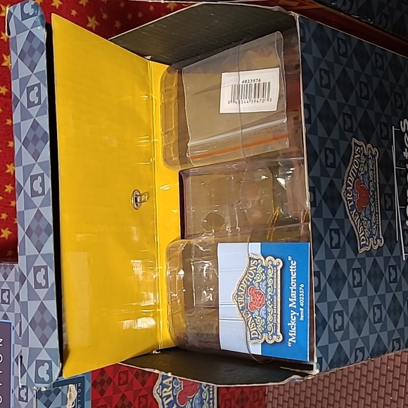 Jim Shore Disney Mickey & Minnie Marionette - Picture 7 of 12